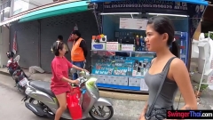 หนังโป๊ หนัง x สาววัยรุ่นไทยให้หนุ่มฝรั่งพาไปเลี้ยงข้าวนั่งกินจนอิ่มแล้วไปกินไอติมอุ่น